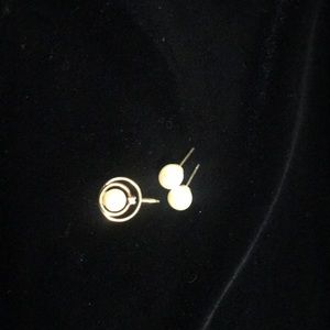 Pearl ear and gold pearl small diamond pendant.